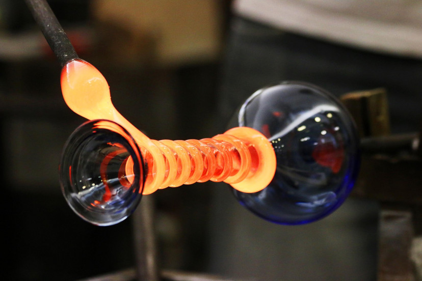 Glasblasworkshop und Herstellung von Glasperlen mit dem Bunsenbrenner