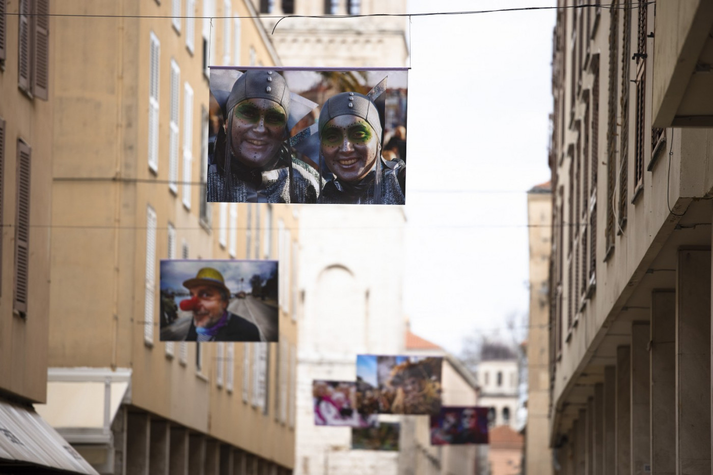 Traje Karneval To Go na gradskim ulicama