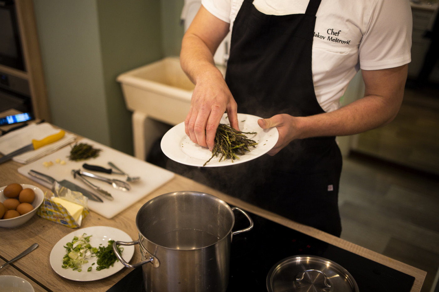 Zadar Region Wild Plants: Asparagus Prepared by Chef Jakov Me&scaron;trović