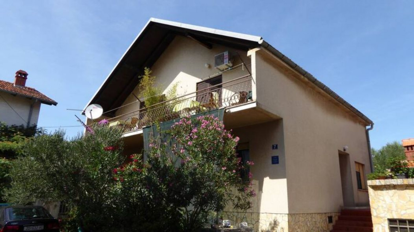 Apartman Lara
