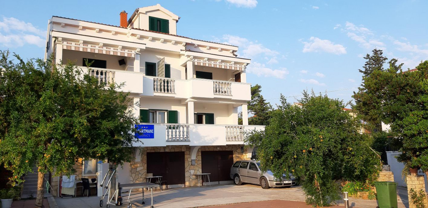 Apartments Tonci