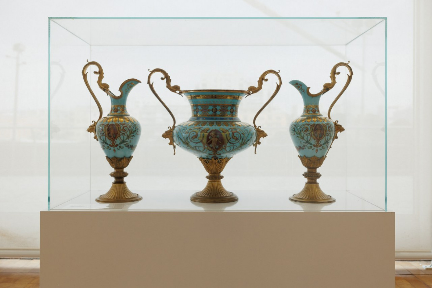 SHINE & COLOR: An Exhibition of Over 150 Luxurious & Incomparable Glass Exhibits