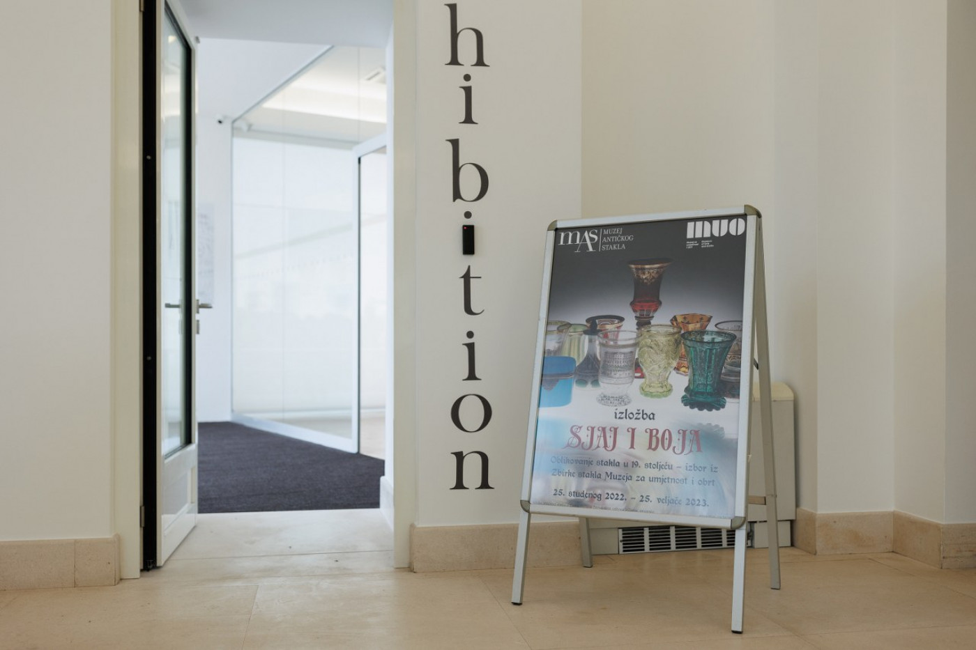 SHINE & COLOR: An Exhibition of Over 150 Luxurious & Incomparable Glass Exhibits