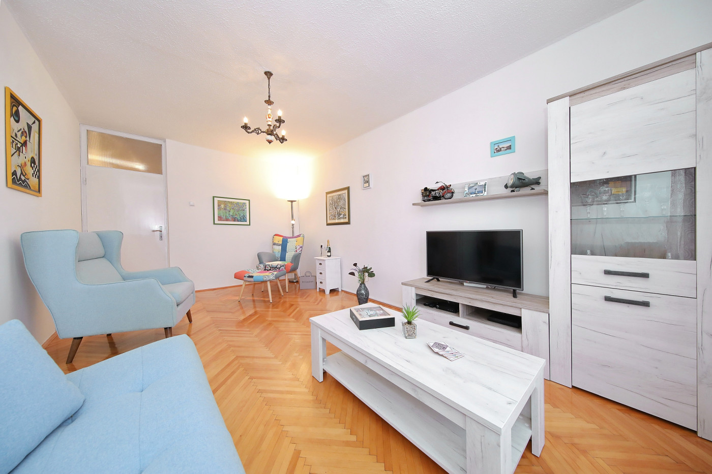 Apartment Lana with garage