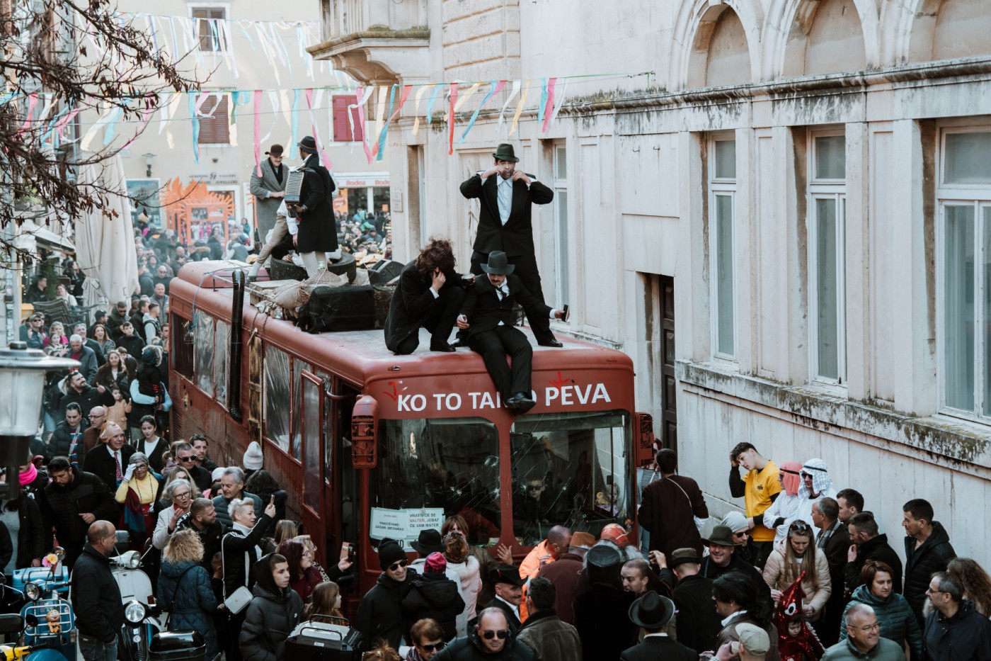 Velika ma&scaron;karana povorka u Zadru