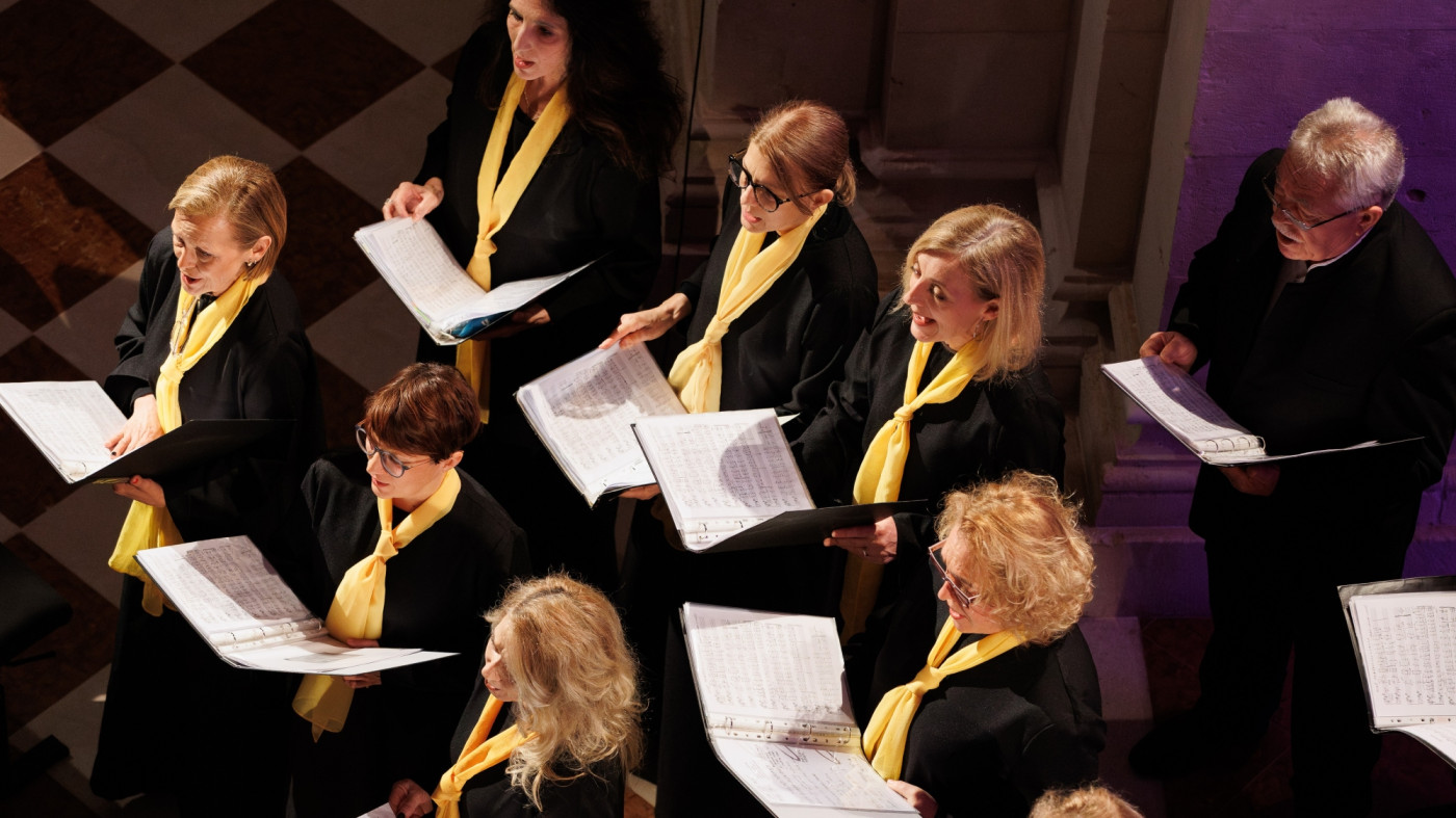 Klapa Song in a Choral Musical Setting